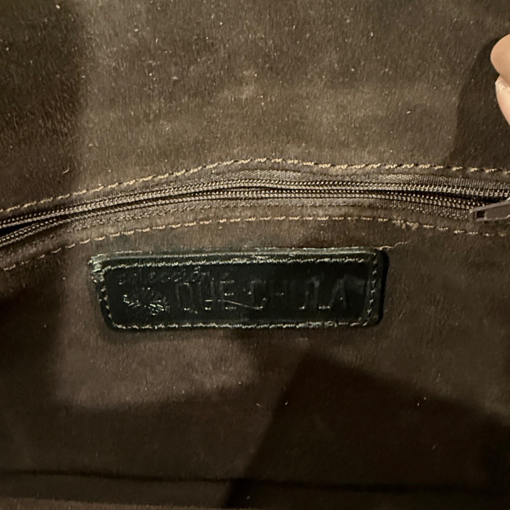 Elegant Black Embossed Leather bag - Picture 12 of 15